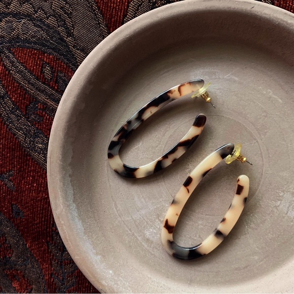 Tortoise Earring Bundle - Picture 3 of 5